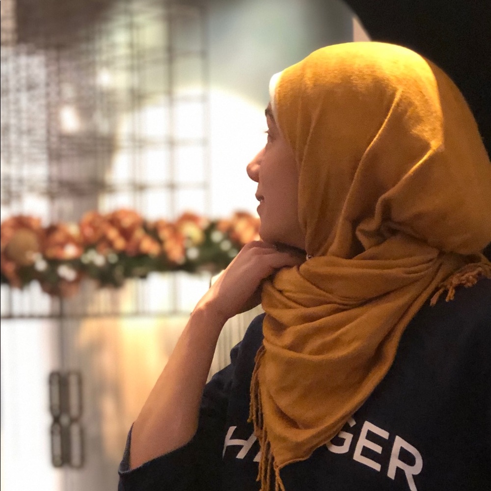 Meet your Posher, Lia